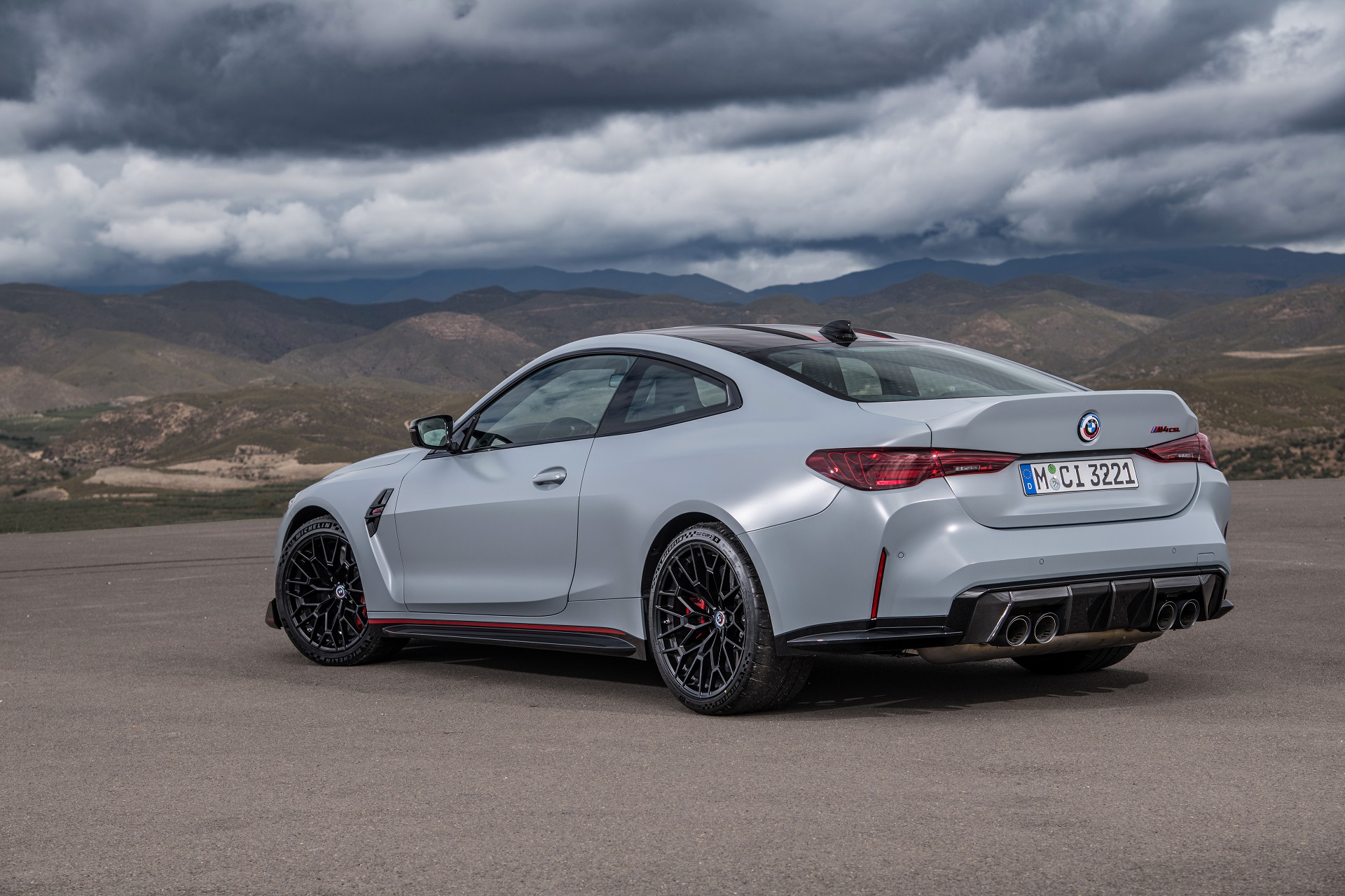 Download 2023 BMW M4 CSL - Rear Three-Quarter HD Wallpaper 1920x1280 #89