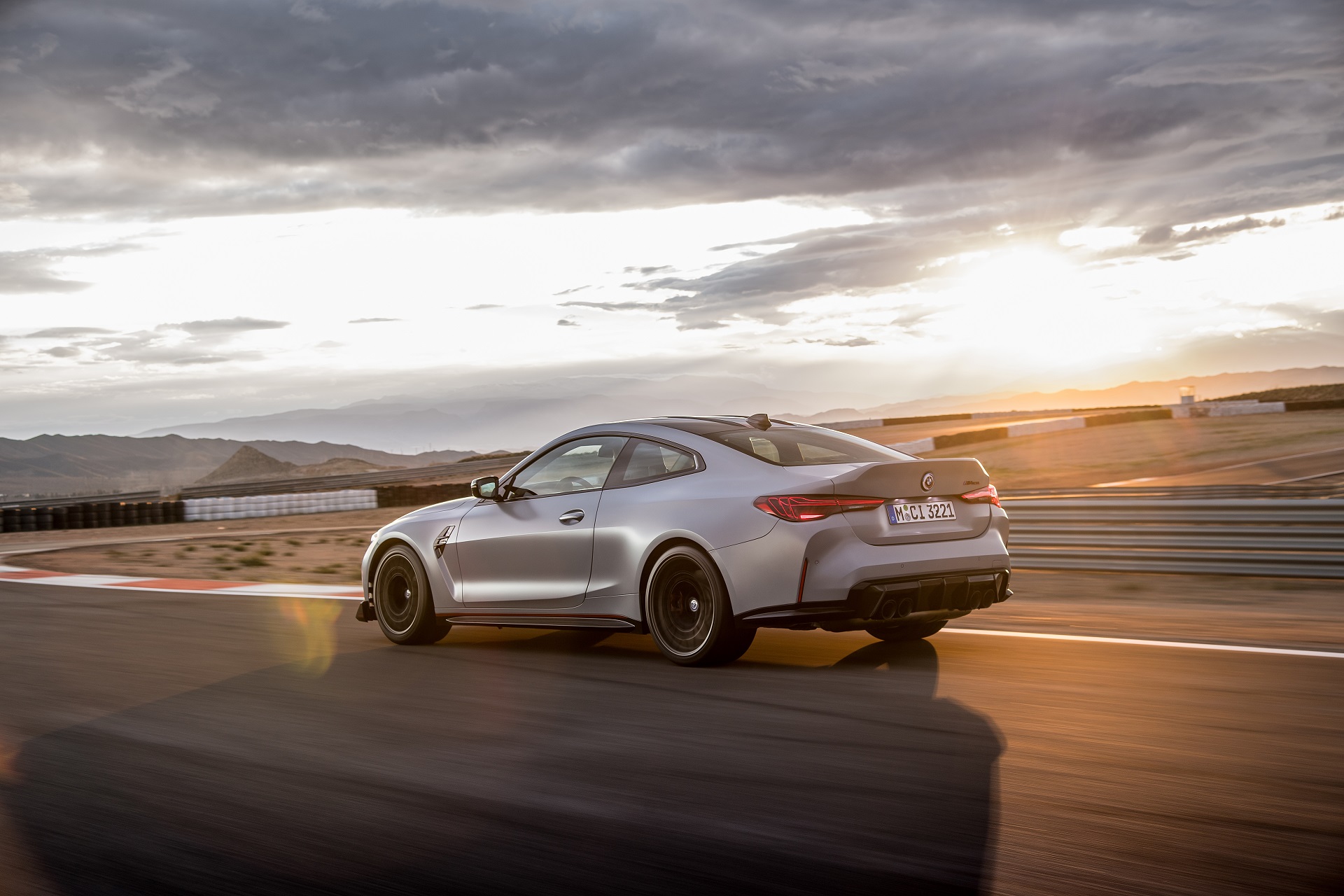 Download 2023 BMW M4 CSL - Rear Three-Quarter HD Wallpaper 1920x1280 #32