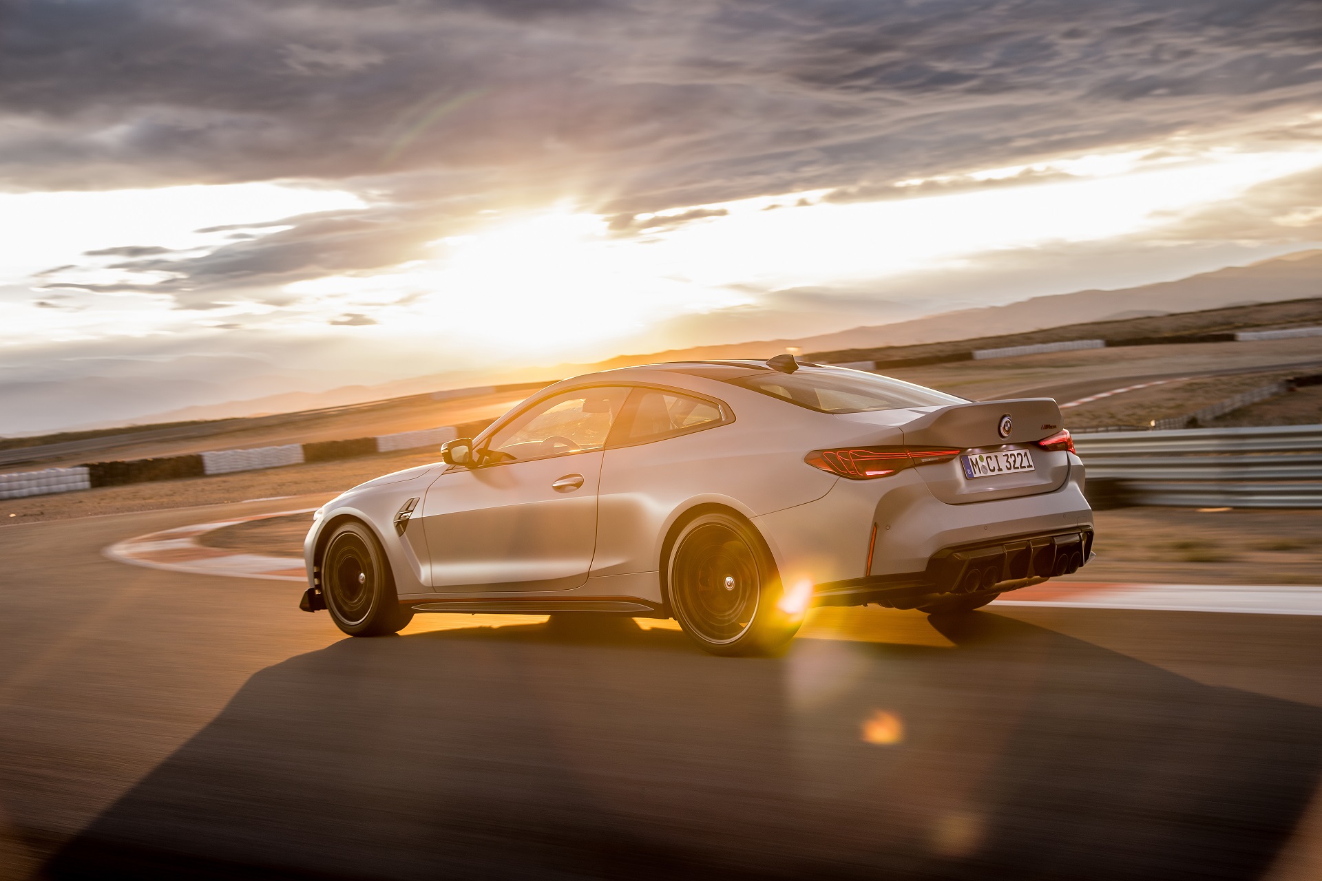 Download 2023 BMW M4 CSL - Rear Three-Quarter HD Wallpaper 1920x1280 #33