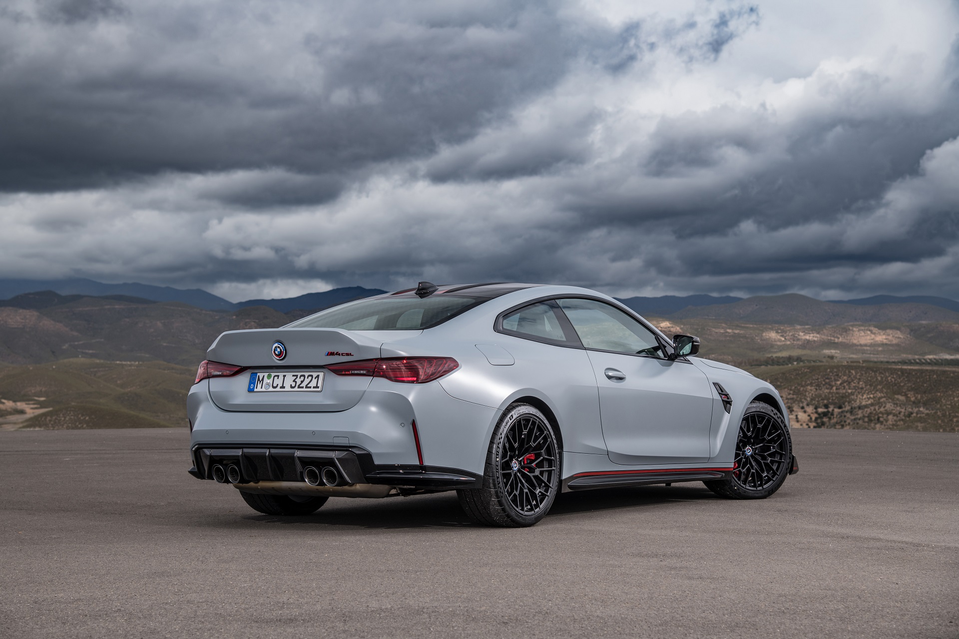 Download 2023 BMW M4 CSL - Rear Three-Quarter HD Wallpaper 1920x1280 #90