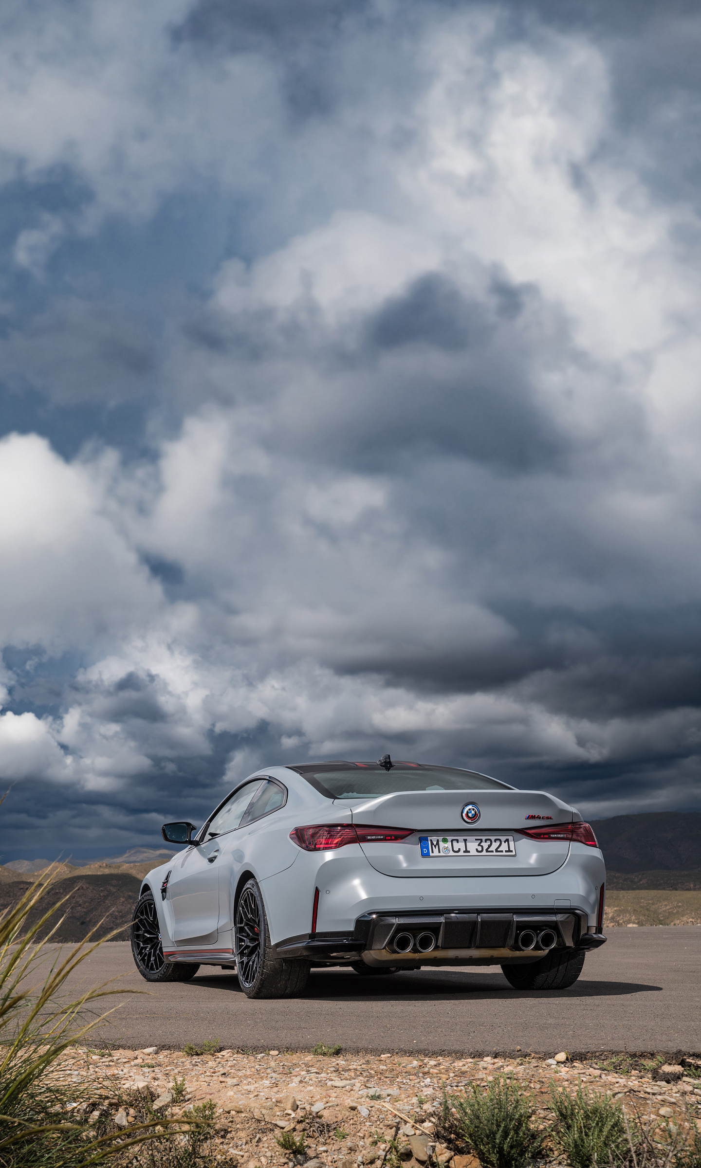 Download 2023 BMW M4 CSL - Rear HD Phone Wallpaper 1440x2400 #93