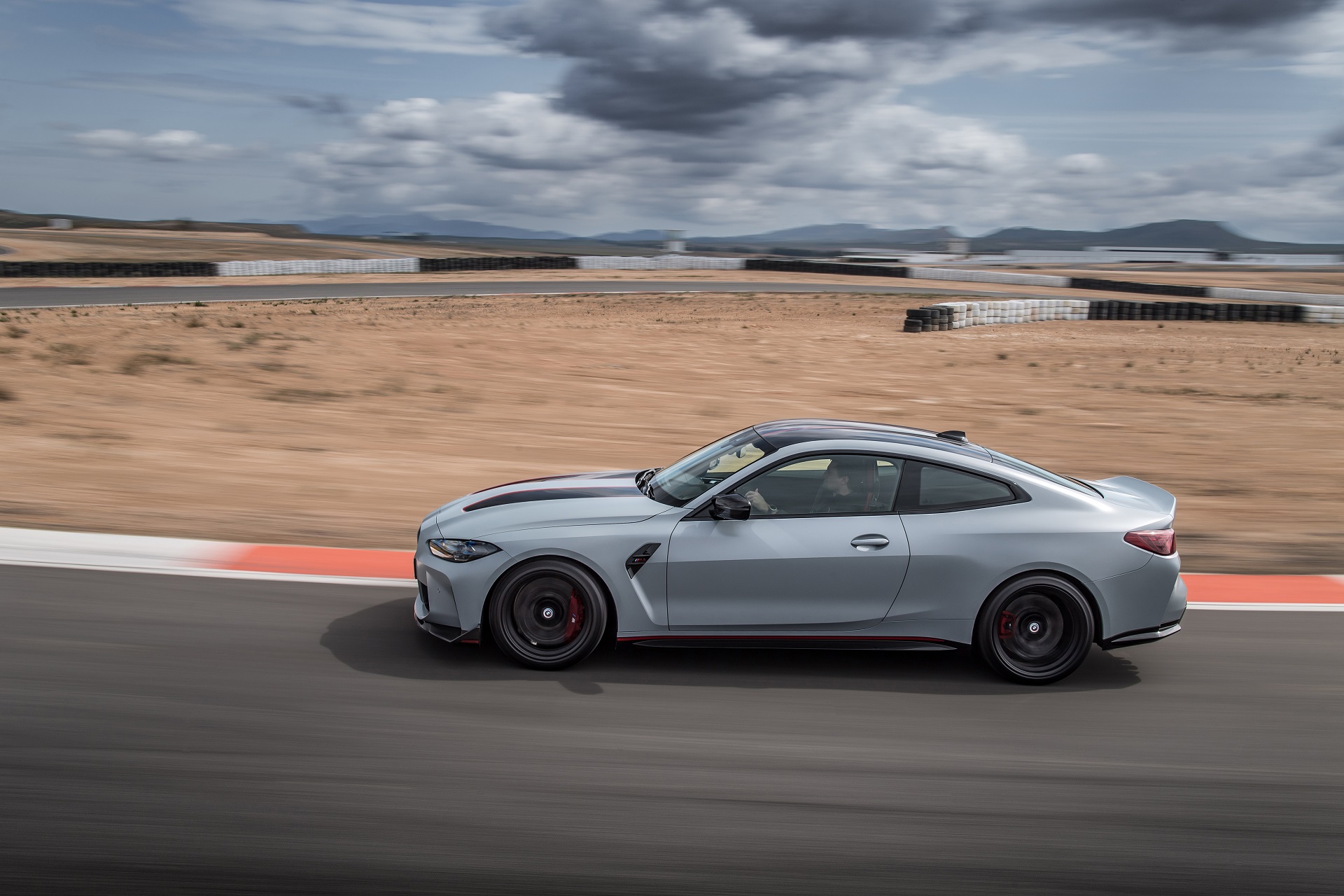 Download 2023 BMW M4 CSL - Side HD Wallpaper 1920x1280 #48