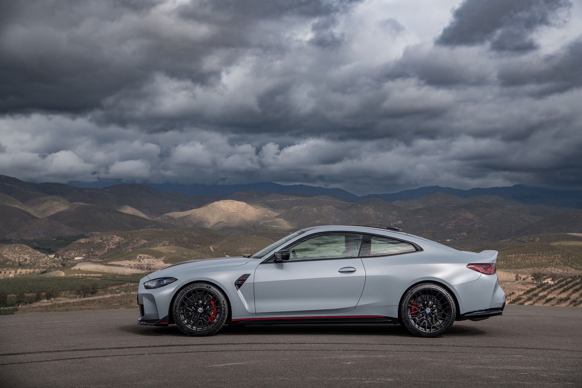 Download 2023 BMW M4 CSL - Side HD Wallpaper 1920x1280 #97
