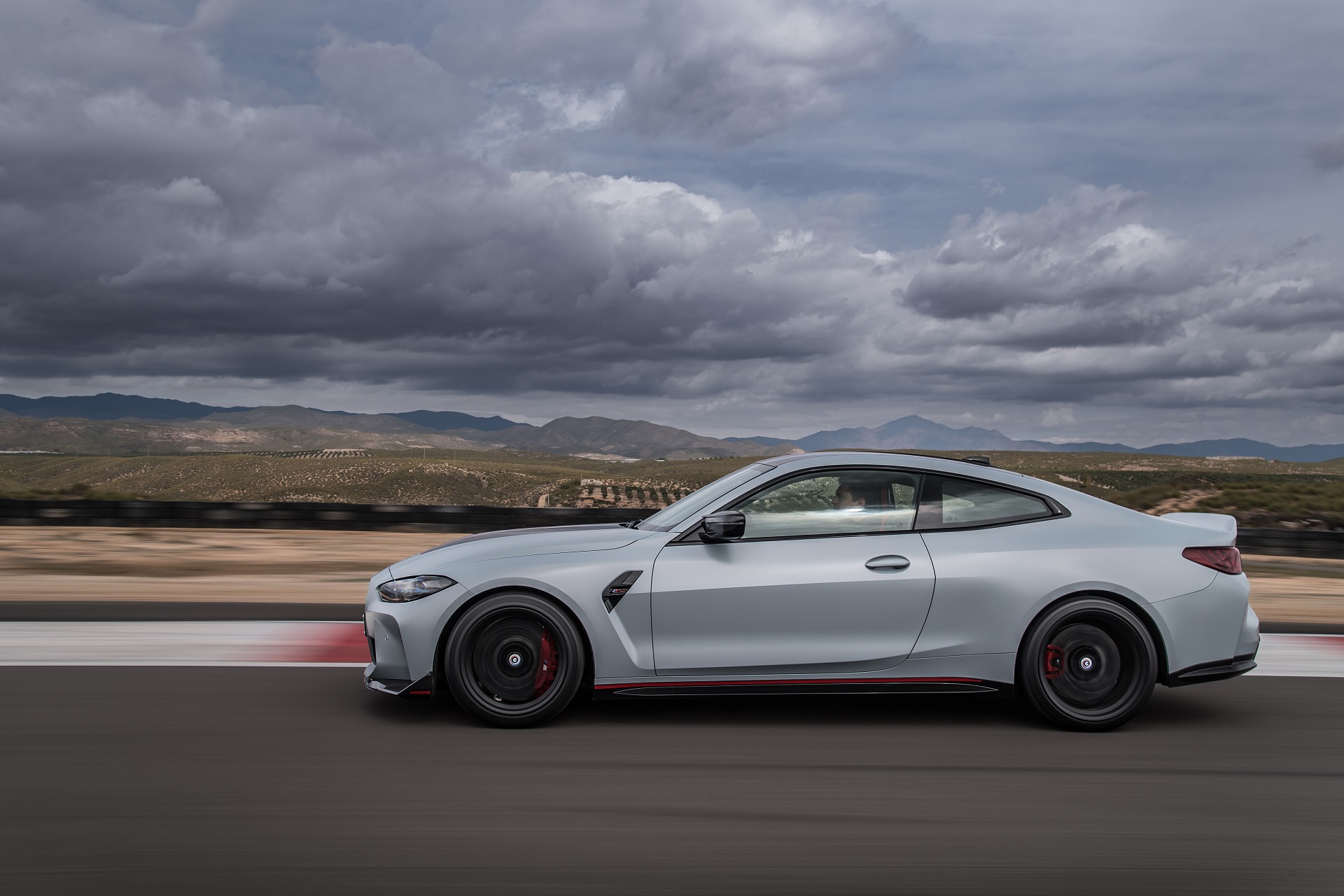 Download 2023 BMW M4 CSL - Side HD Wallpaper 1920x1280 #50