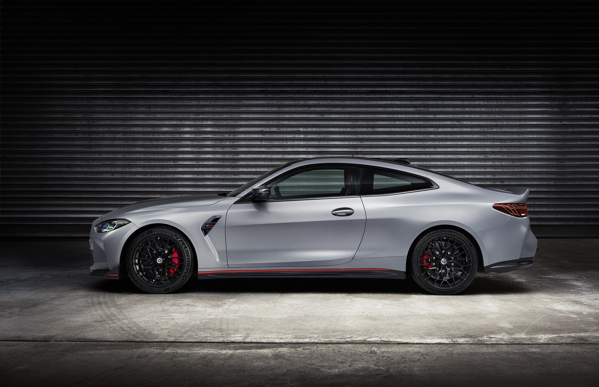 Download 2023 BMW M4 CSL - Side HD Wallpaper 1920x1240 #106