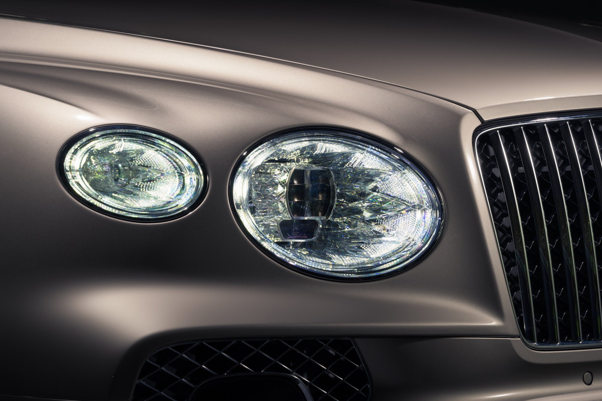 Download 2023 Bentley Bentayga EWB Azure First Edition - Headlight HD Wallpaper 1920x1280 #3