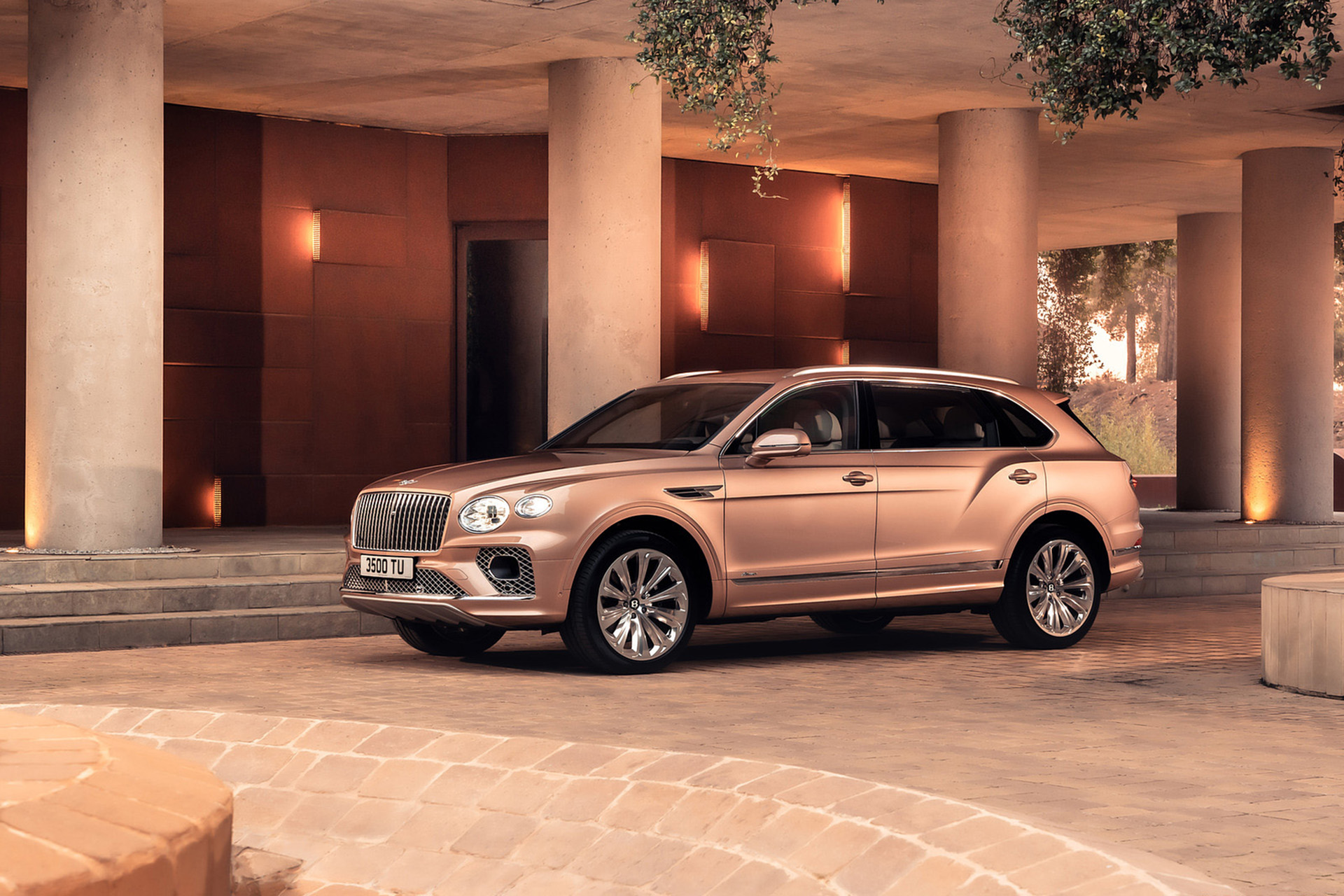 Download 2023 Bentley Bentayga Extended Wheelbase - Front Three-Quarter HD Wallpaper 1920x1280 #12