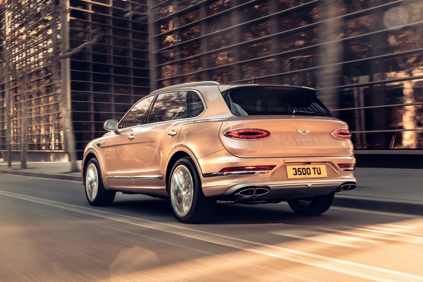 2023 Bentley Bentayga Extended Wheelbase - Rear Three-Quarter Wallpaper 850x566 #11