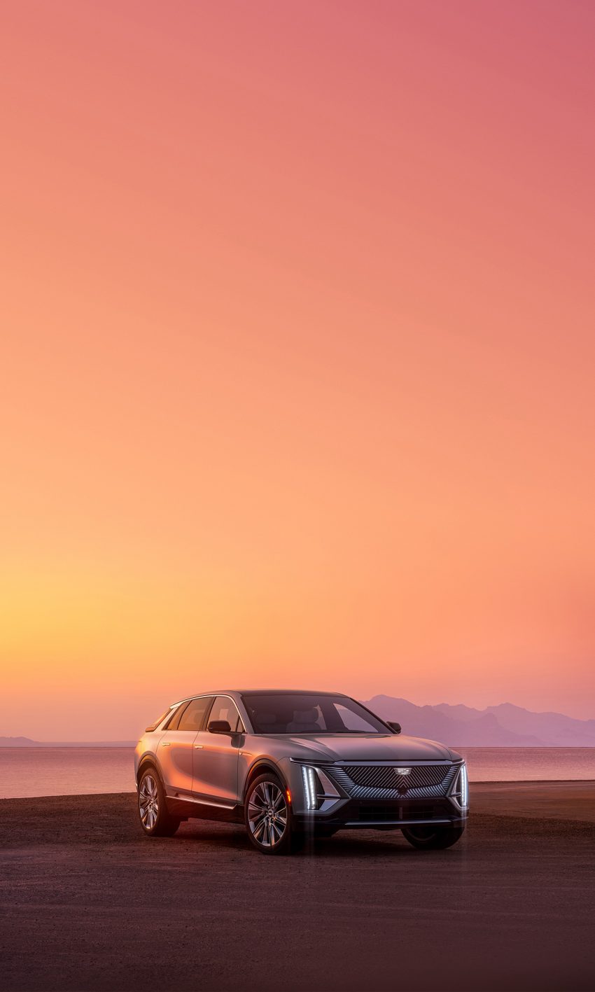 2023 Cadillac Lyriq - Front Three-Quarter Phone Wallpaper 850x1417 #29
