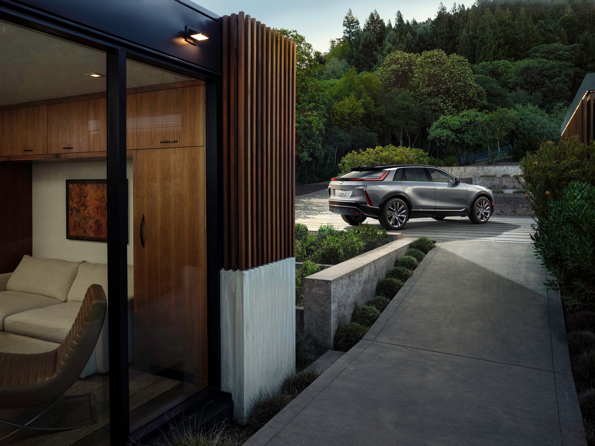 Download 2023 Cadillac Lyriq - Rear Three-Quarter HD Wallpaper 1920x1440 #4