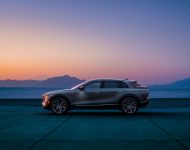 2023 Cadillac Lyriq - Side Wallpaper 190x150