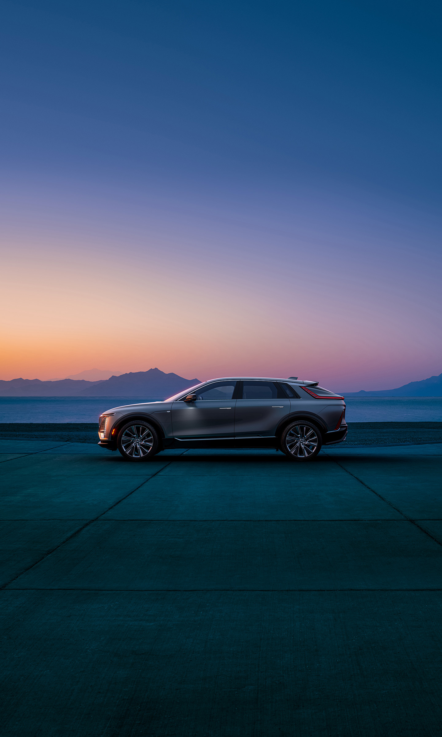 Download 2023 Cadillac Lyriq - Side HD Phone Wallpaper 1440x2400 #34