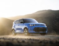 2023 Kia Soul GT-Line - Front Three-Quarter Wallpaper 190x150