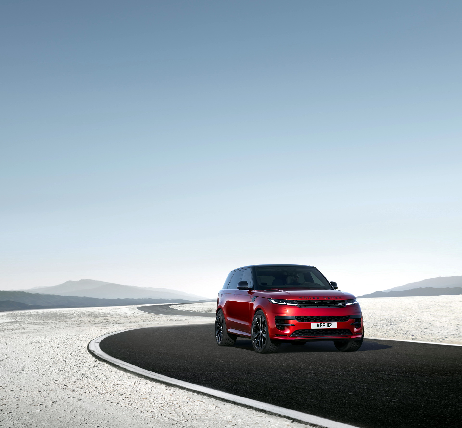 Download 2023 Land Rover Range Rover Sport - Front Three-Quarter HD Wallpaper 1921x1780 #6