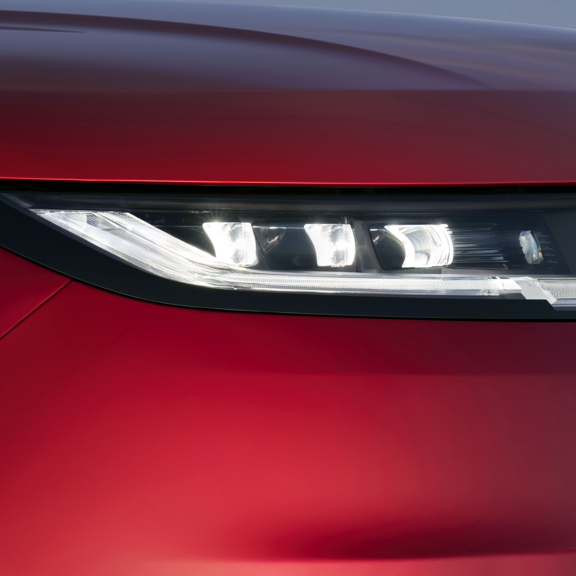 Download 2023 Land Rover Range Rover Sport - Headlight HD Phone Wallpaper 1921x1923 #36