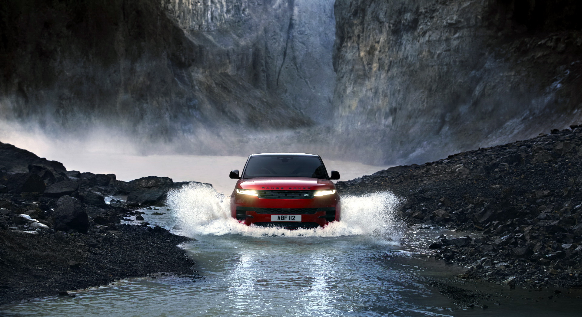 Download 2023 Land Rover Range Rover Sport - Off-Road HD Wallpaper 1921x1048 #52