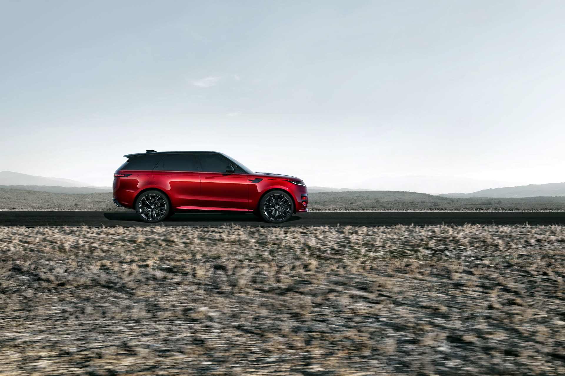 Download 2023 Land Rover Range Rover Sport - Side HD Wallpaper 1921x1281 #13