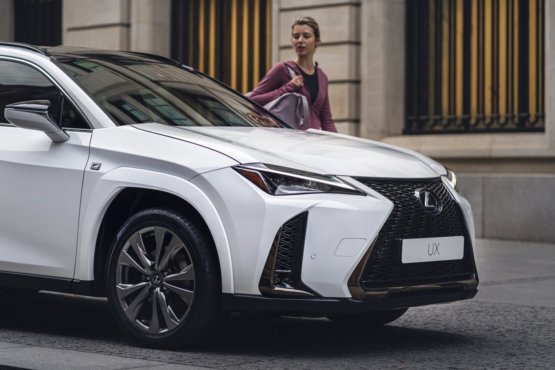 Download 2023 Lexus UX 250h F Sport - US version - Front HD Wallpaper 1920x1280 #11