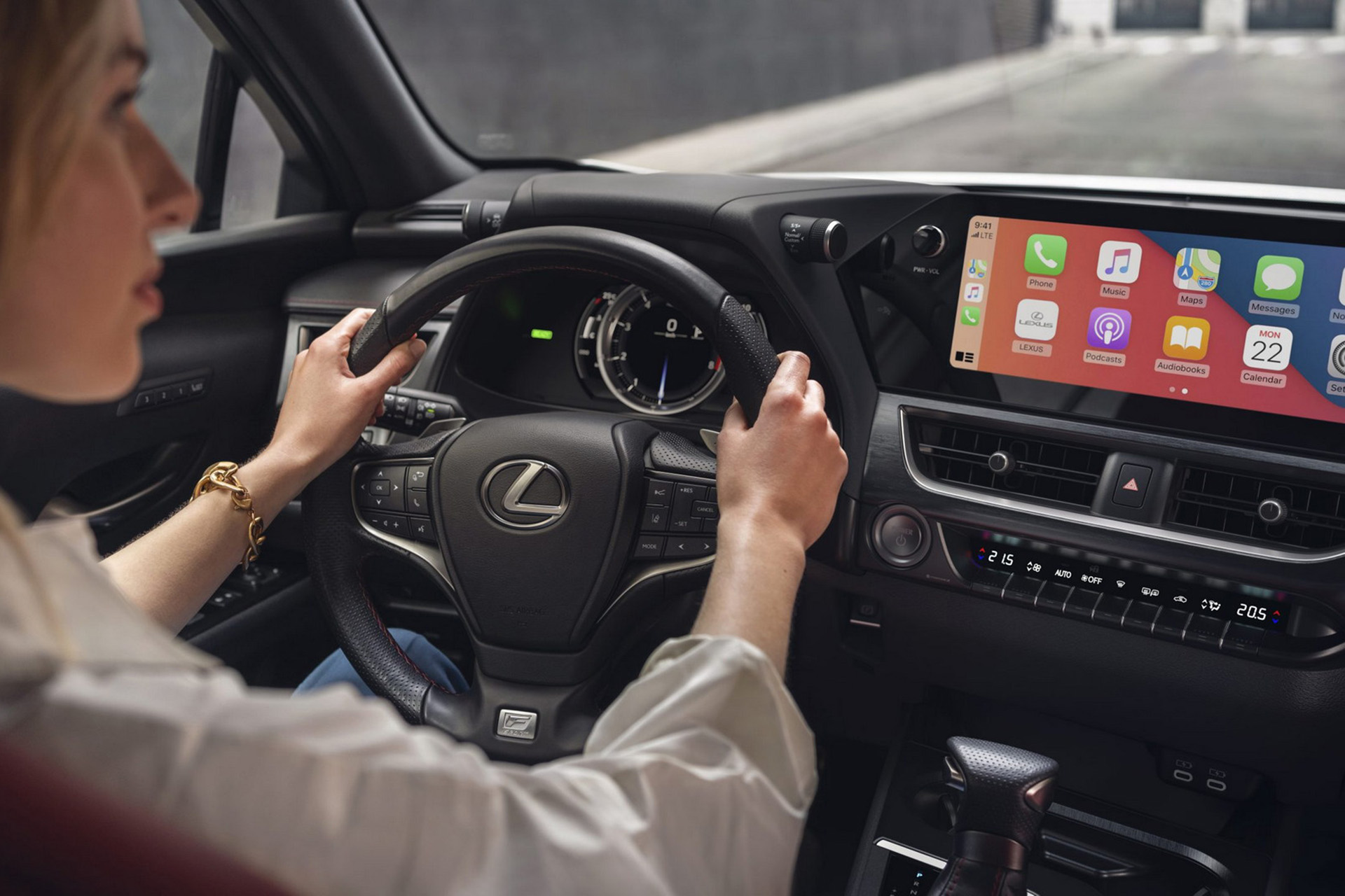 Download 2023 Lexus UX 250h F Sport - US version - Interior HD Wallpaper 1920x1280 #16