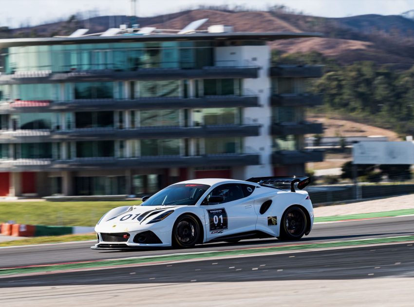 2023 Lotus Emira GT4 - Front Three-Quarter Wallpaper 850x630 #11