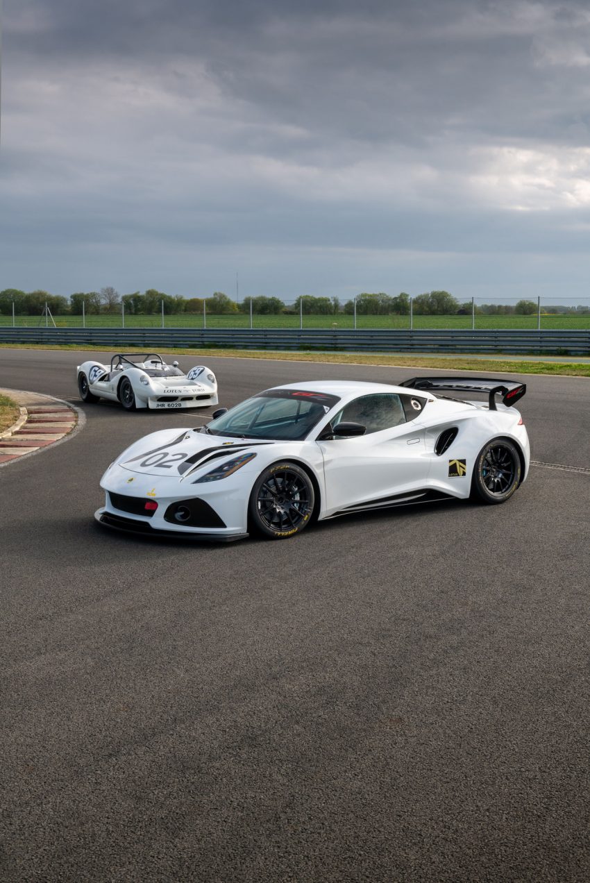 2023 Lotus Emira GT4 - Front Three-Quarter Phone Wallpaper 850x1272 #4