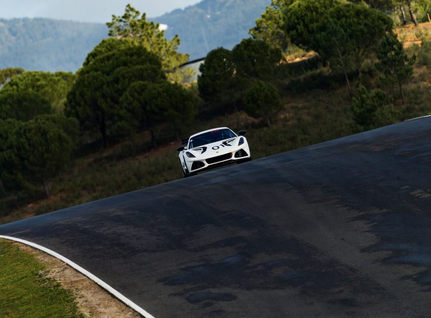 2023 Lotus Emira GT4 - Front Wallpaper 850x628 #18