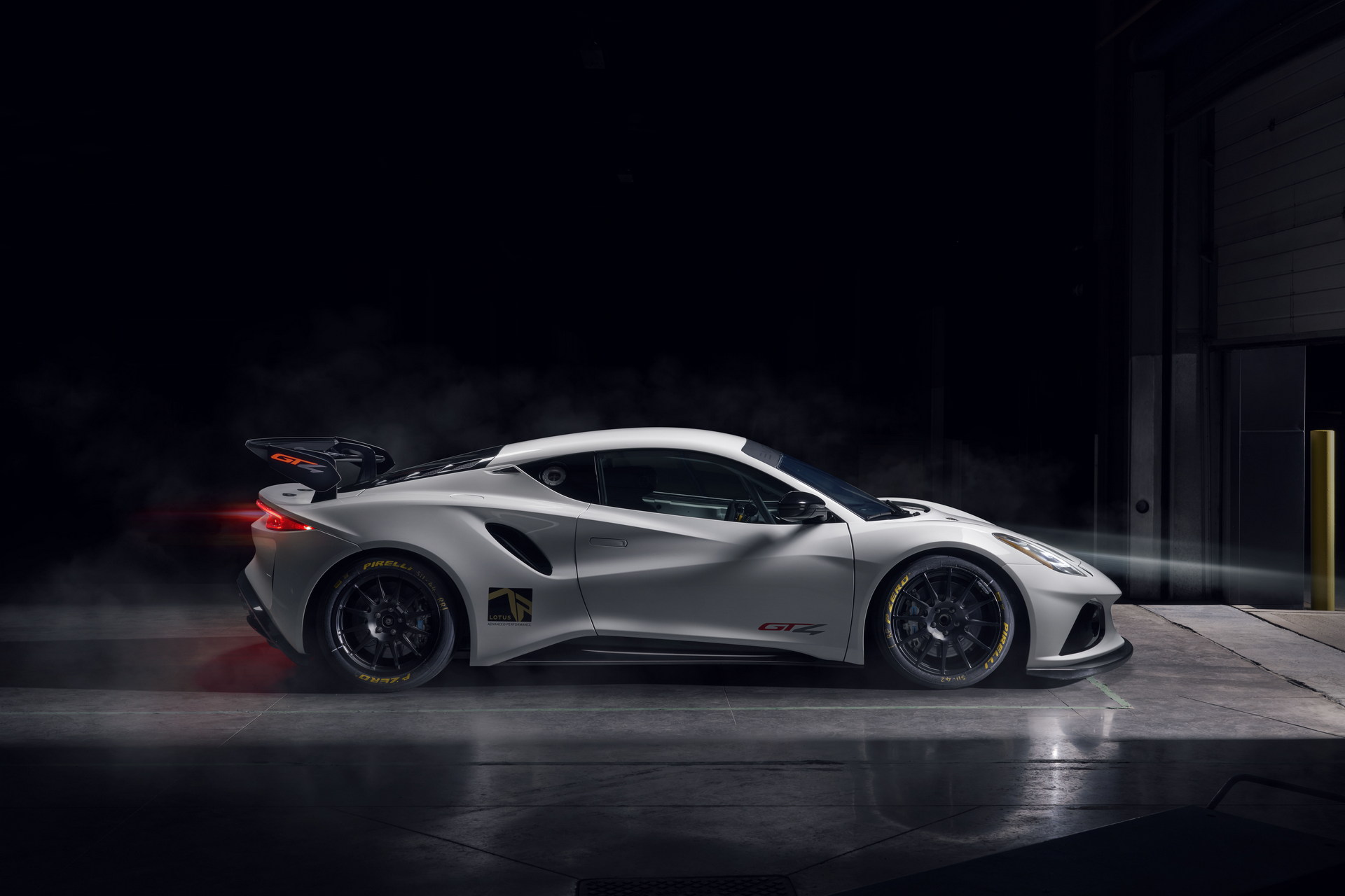 Download 2023 Lotus Emira GT4 - Side HD Wallpaper 1920x1280 #29