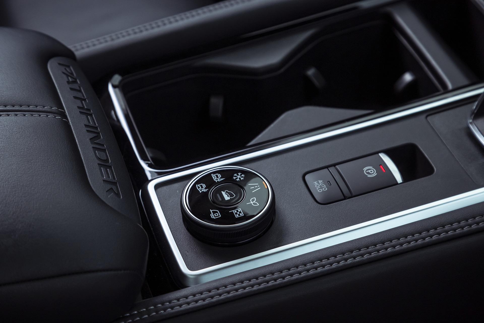 Download 2023 Nissan Pathfinder - AU version - Interior, Detail HD Wallpaper 1920x1280 #36