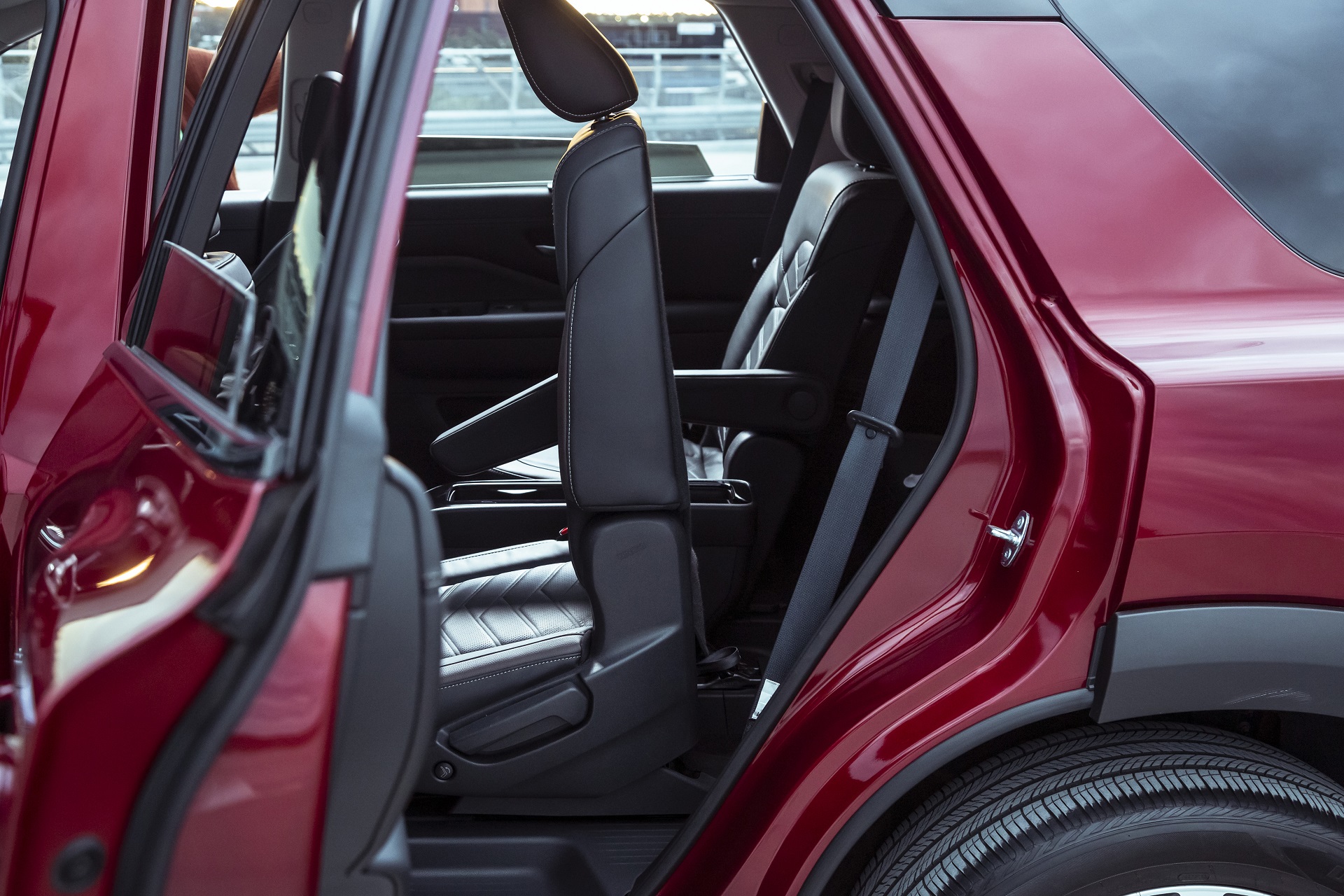 Download 2023 Nissan Pathfinder - AU version - Interior, Rear Seats HD Wallpaper 1920x1280 #15