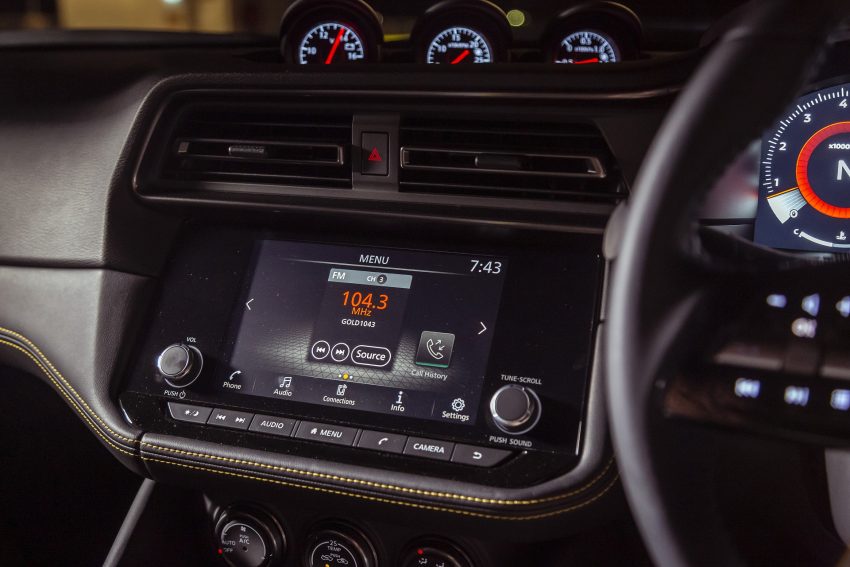 2023 Nissan Z - AU version - Central Console Wallpaper 850x567 #32