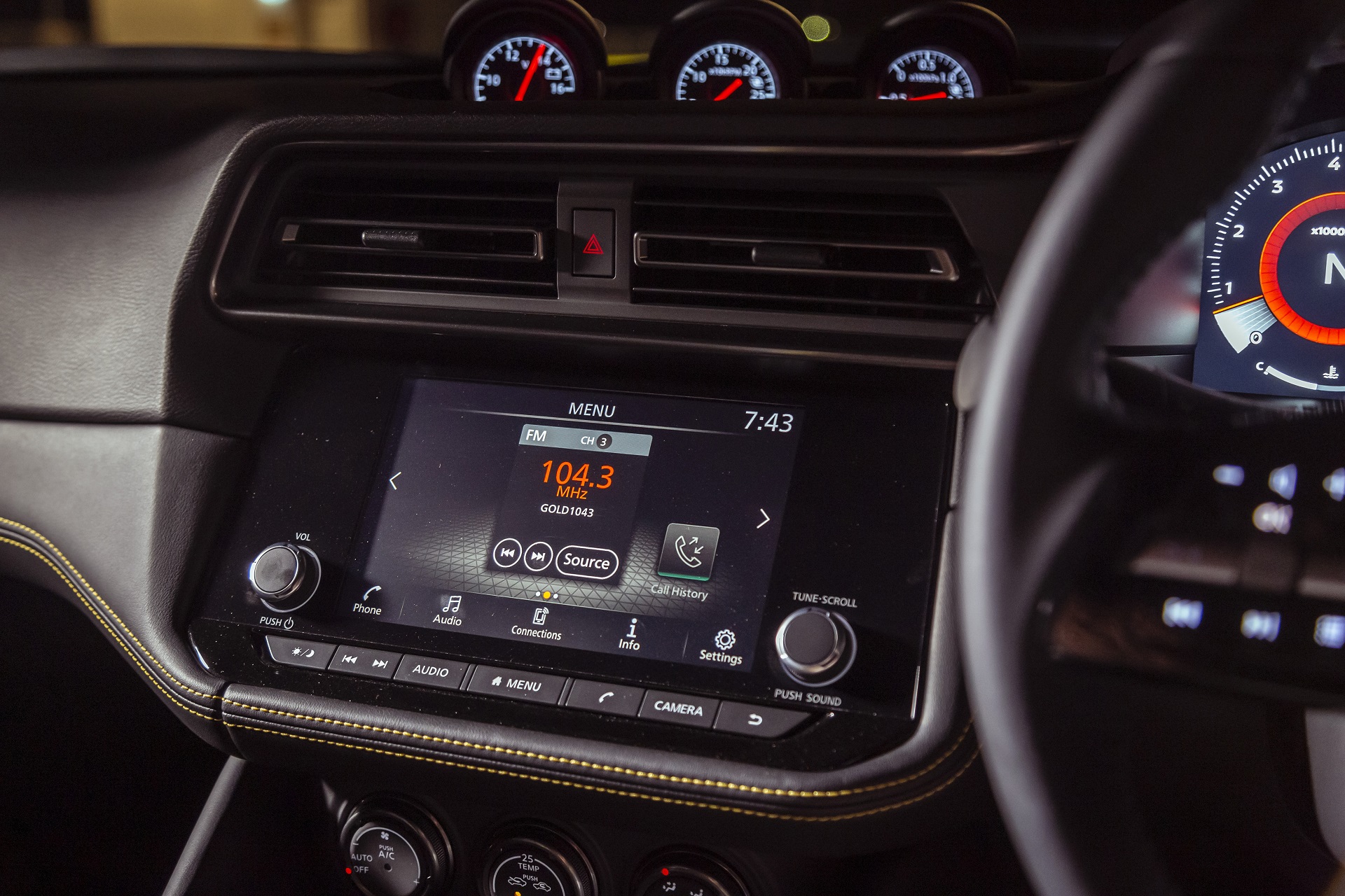 Download 2023 Nissan Z - AU version - Central Console HD Wallpaper 1920x1280 #32