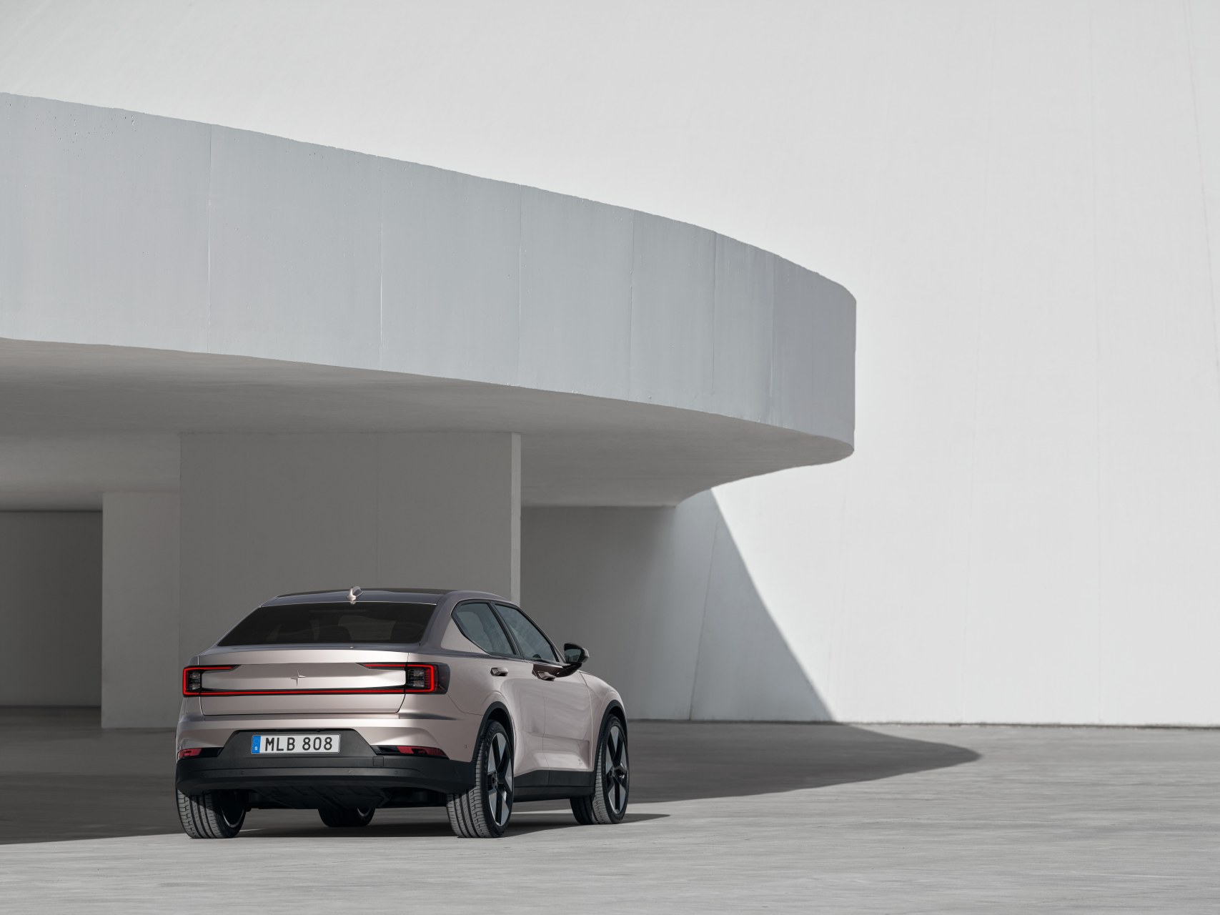 Download 2023 Polestar 2 - Rear Three-Quarter HD Wallpaper 1707x1280 #16