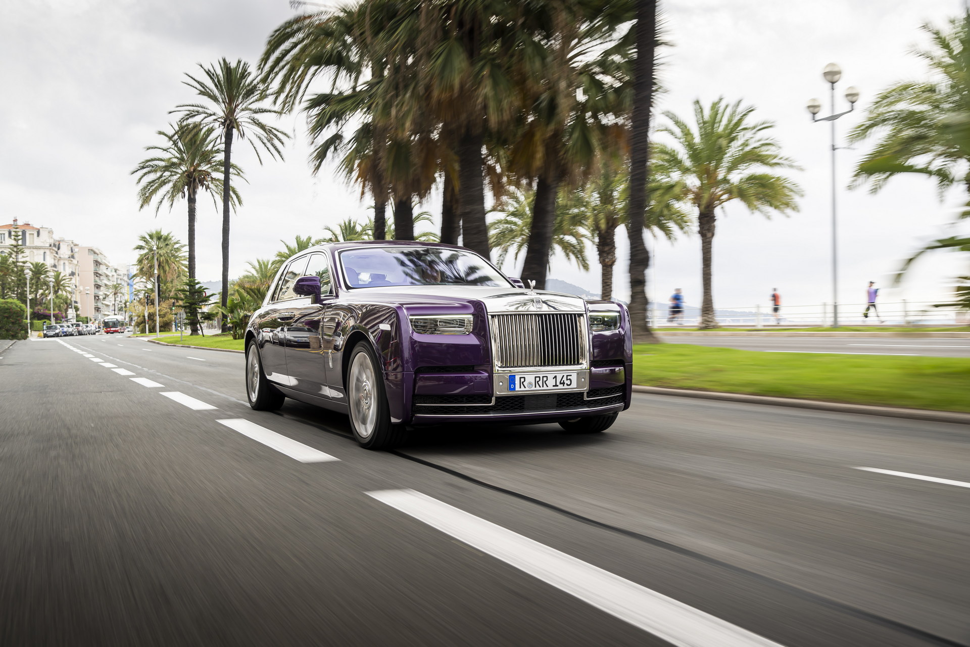 Download 2023 Rolls-Royce Phantom Series II - Front Three-Quarter HD Wallpaper 1920x1280 #4