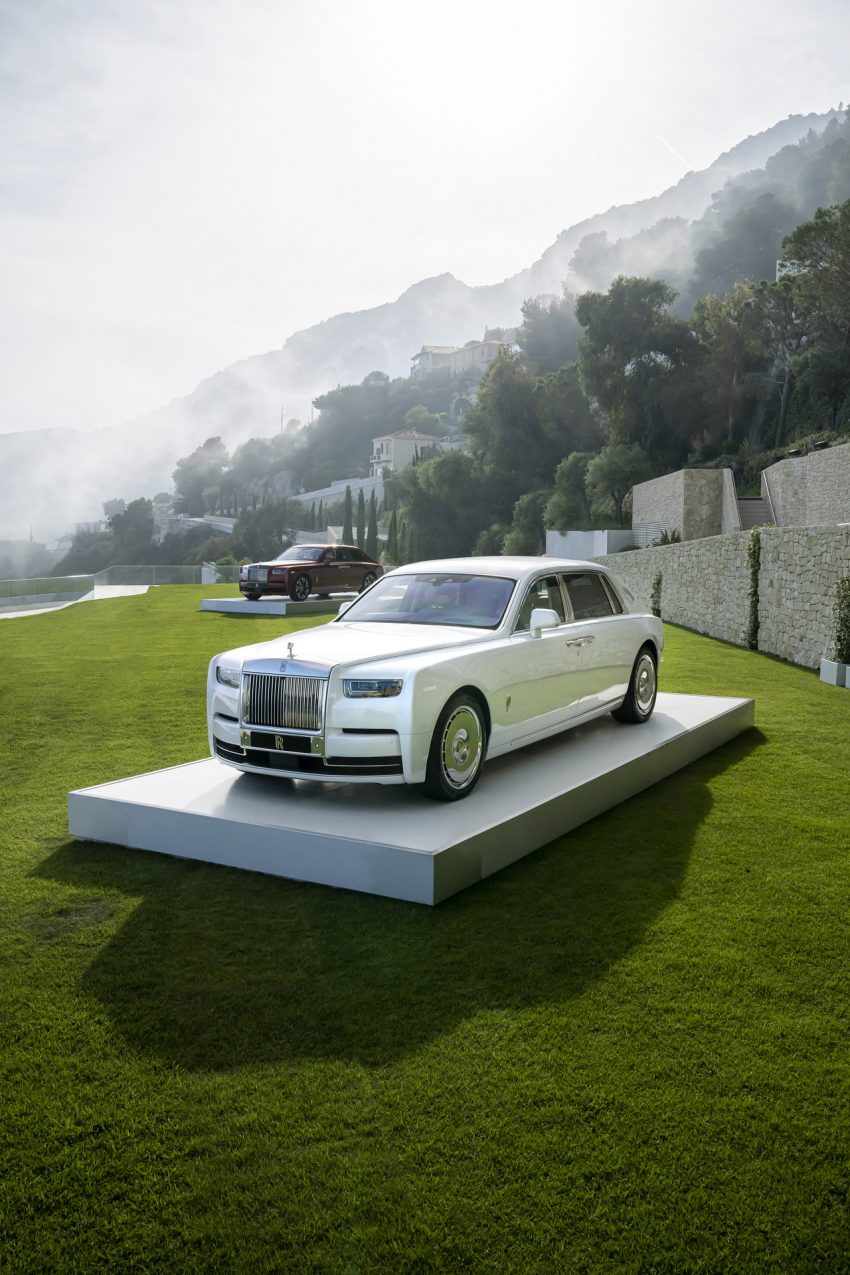 2023 Rolls-Royce Phantom Series II - Front Three-Quarter Phone Wallpaper 850x1275 #12