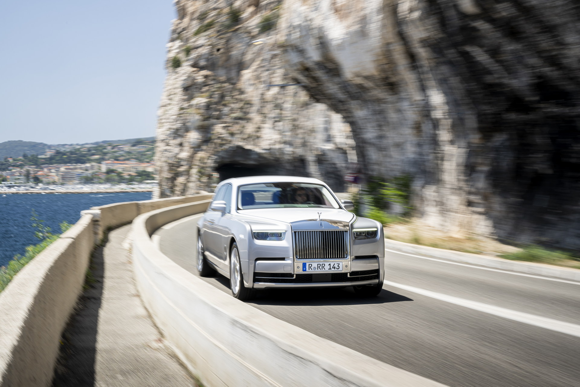 Download 2023 Rolls-Royce Phantom Series II - Front HD Wallpaper 1920x1280 #8