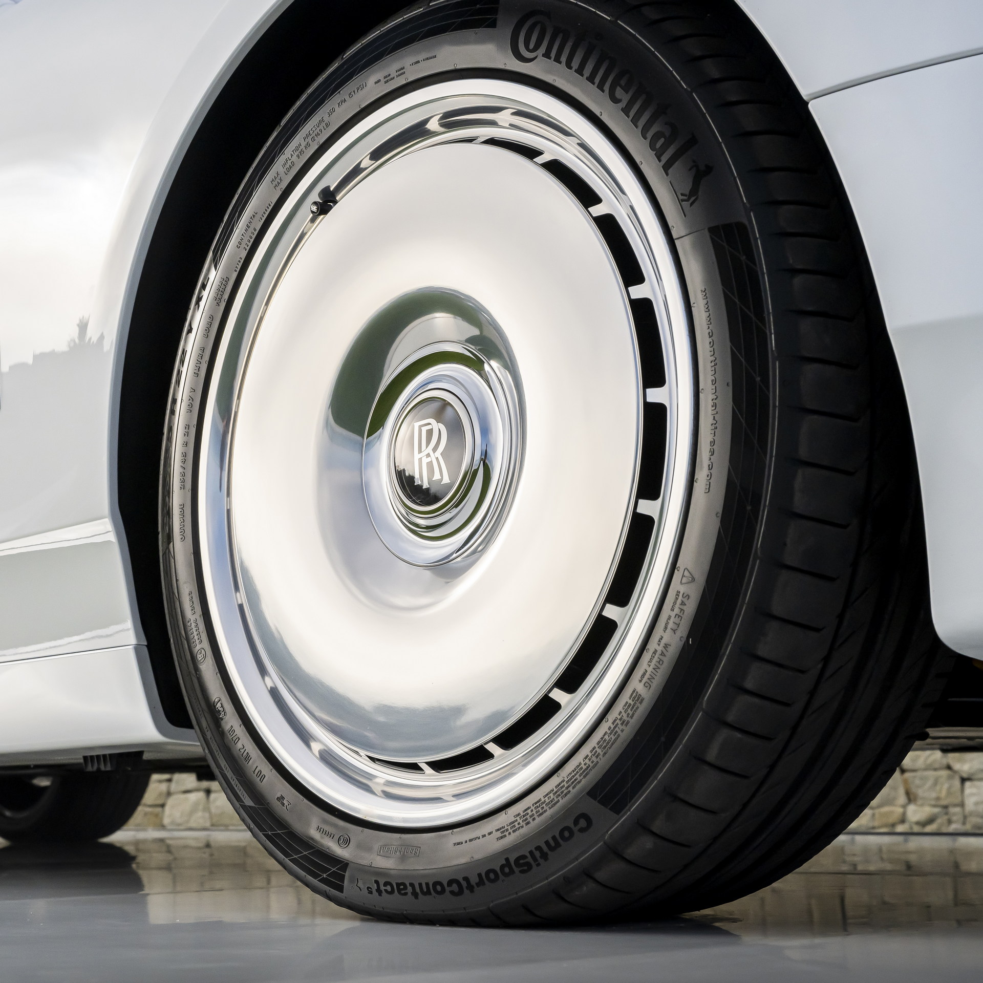 Download 2023 Rolls-Royce Phantom Series II - Wheel HD Wallpaper 1920x1920 #15