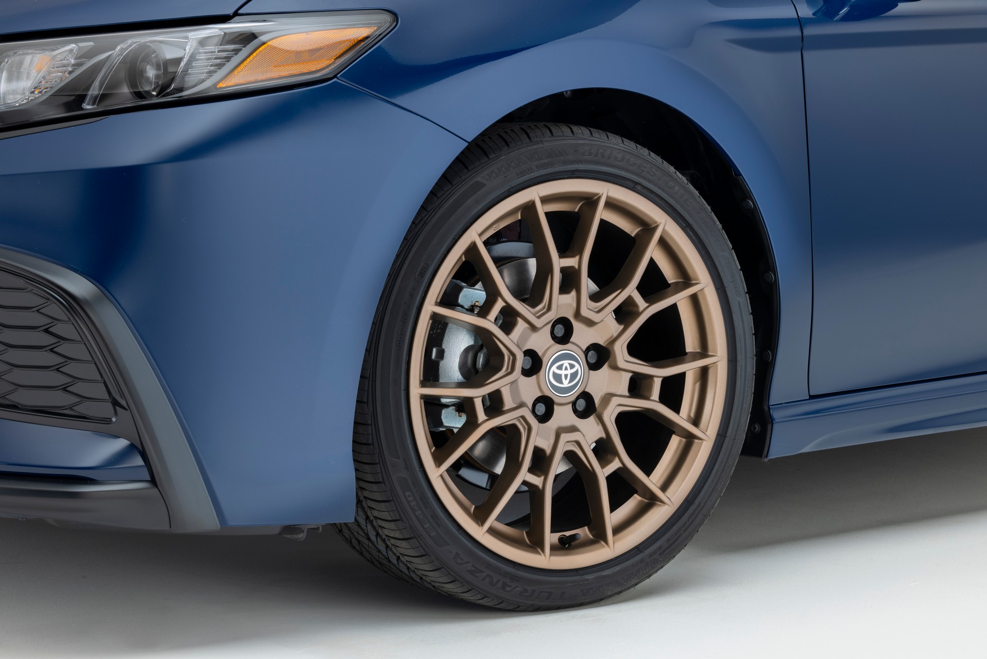 Download 2023 Toyota Camry Nightshade Edition - Wheel HD Wallpaper 1920x1281 #6