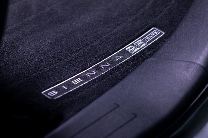 2023 Toyota Sienna 25th Anniversary Edition - Interior, Detail Wallpaper 850x567 #20