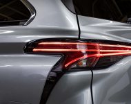 2023 Toyota Sienna 25th Anniversary Edition - Tail Light Wallpaper 190x150
