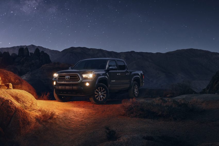 2023 Toyota Tacoma Chrome Package - Front Three-Quarter Wallpaper 850x567 #1