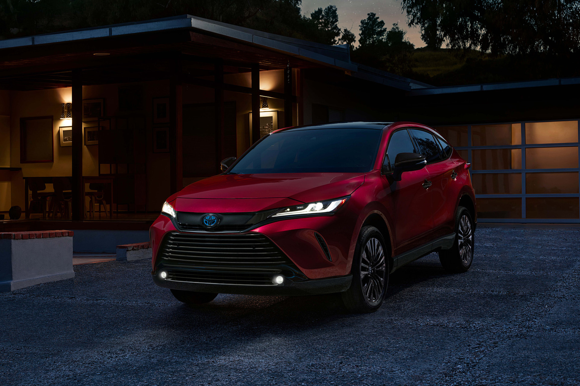 Download 2023 Toyota Venza Nightshade Edition - Front Three-Quarter HD Wallpaper 1921x1280 #1