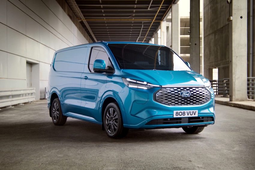 2024 Ford E-Transit Custom - Front Three-Quarter Wallpaper 850x567 #11