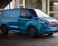 2024 Ford E-Transit Custom - Front Three-Quarter Wallpaper 190x150