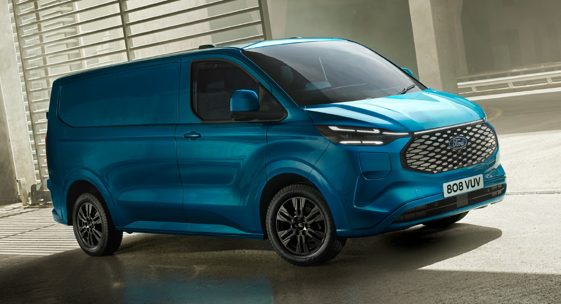 Download 2024 Ford E-Transit Custom - Front Three-Quarter HD Wallpaper 1920x1040 #10