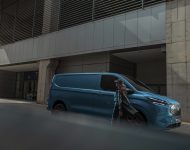 2024 Ford E-Transit Custom - Front Three-Quarter Wallpaper 190x150