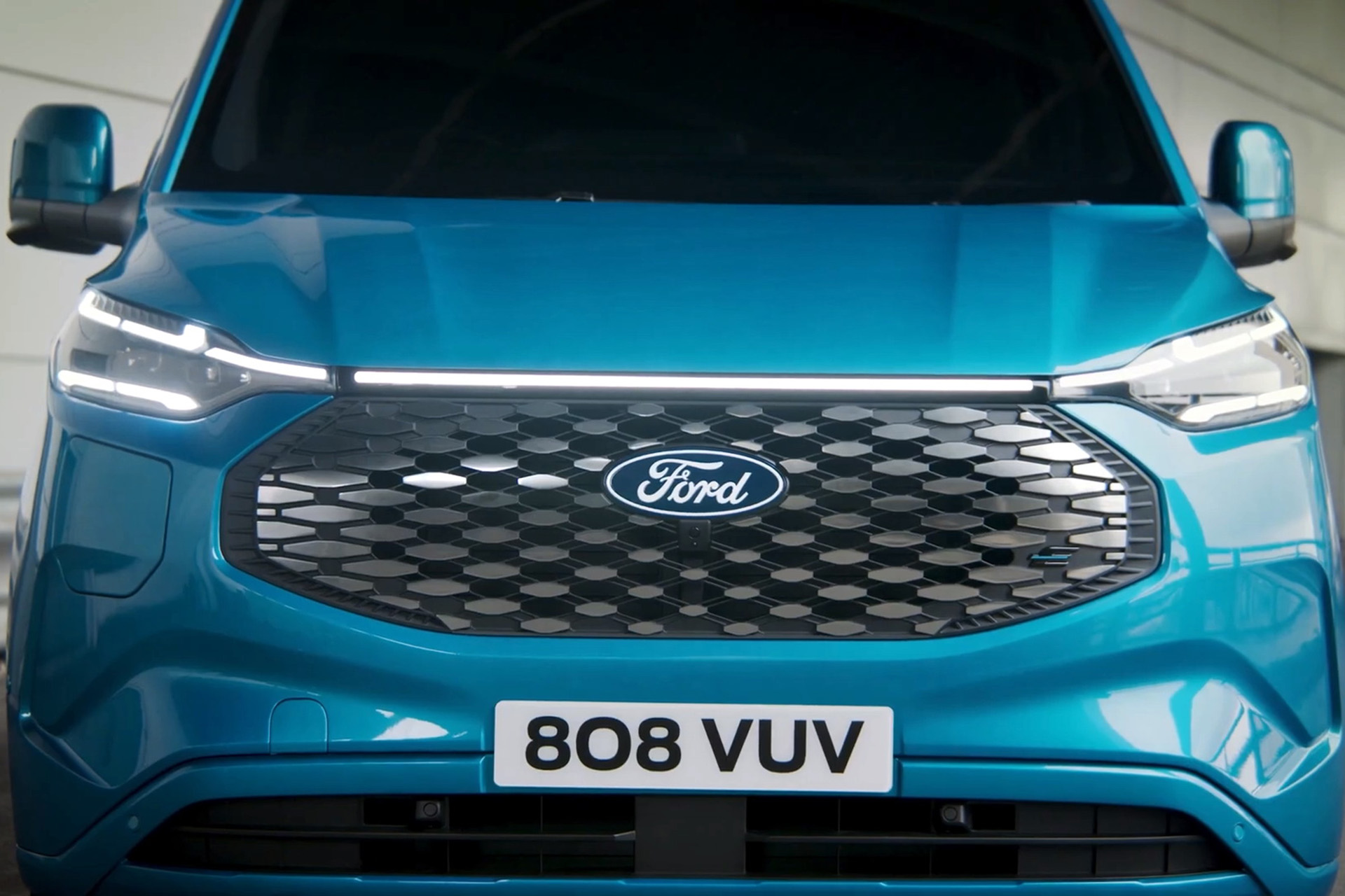 Download 2024 Ford E-Transit Custom - Grille HD Wallpaper 1920x1280 #28
