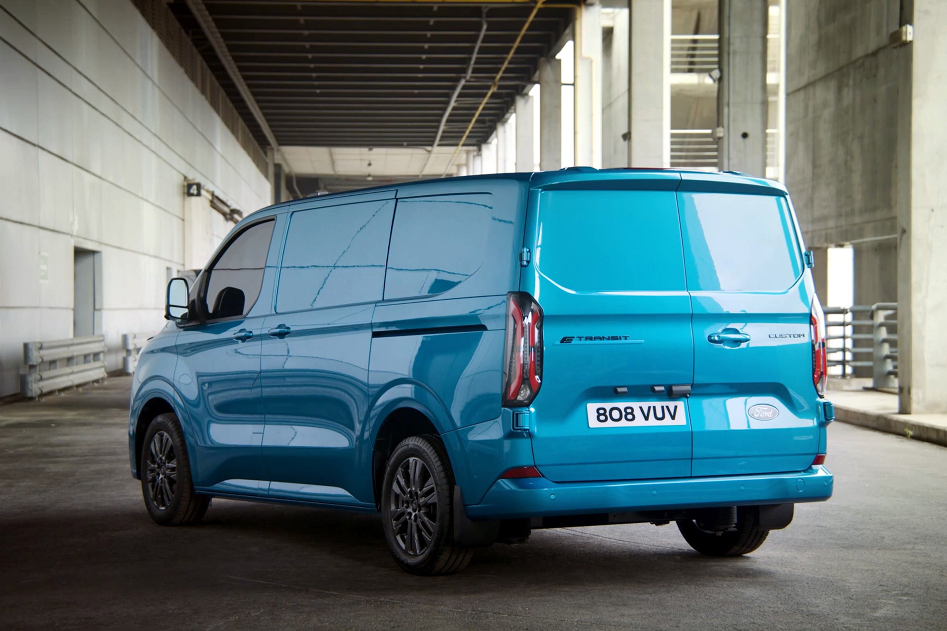 Download 2024 Ford E-Transit Custom - Rear Three-Quarter HD Wallpaper 1920x1280 #13