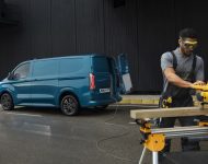 2024 Ford E-Transit Custom - Rear Three-Quarter Wallpaper 190x150