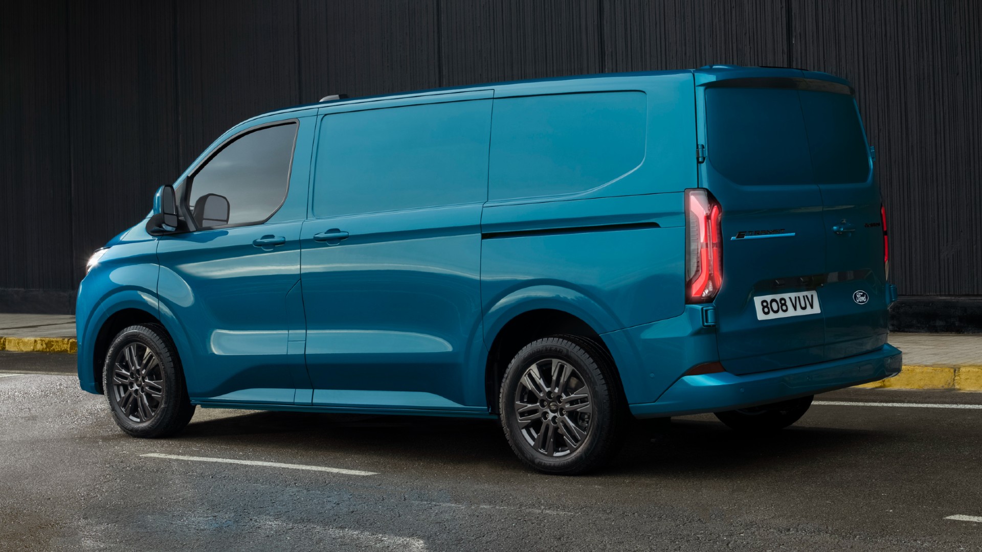 Download 2024 Ford E-Transit Custom - Rear Three-Quarter HD Wallpaper 1920x1080 #5