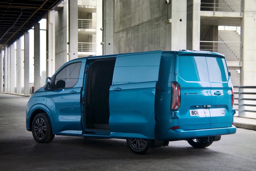 2024 Ford E-Transit Custom - Rear Three-Quarter Wallpaper 850x567 #16